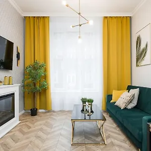 https://glamorous-apartment-old-town-cracow.krakowhotelspoland.com
